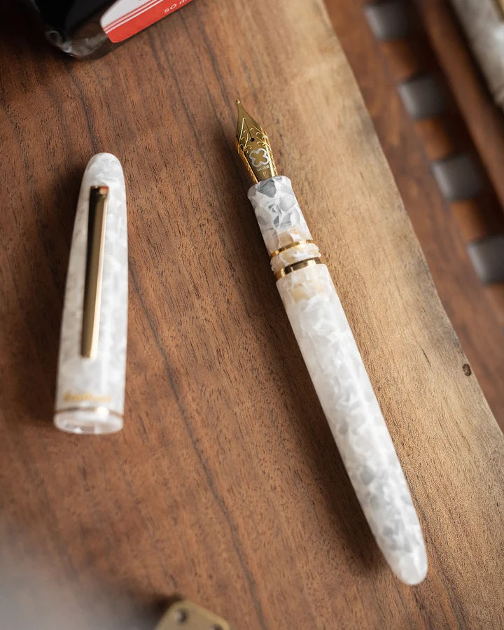 Esterbrook Estie Fountain Pen, Winter White & Gold