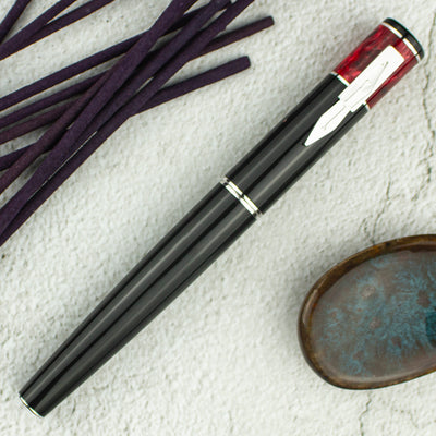Delta Icon Red/Black Fountain Pen