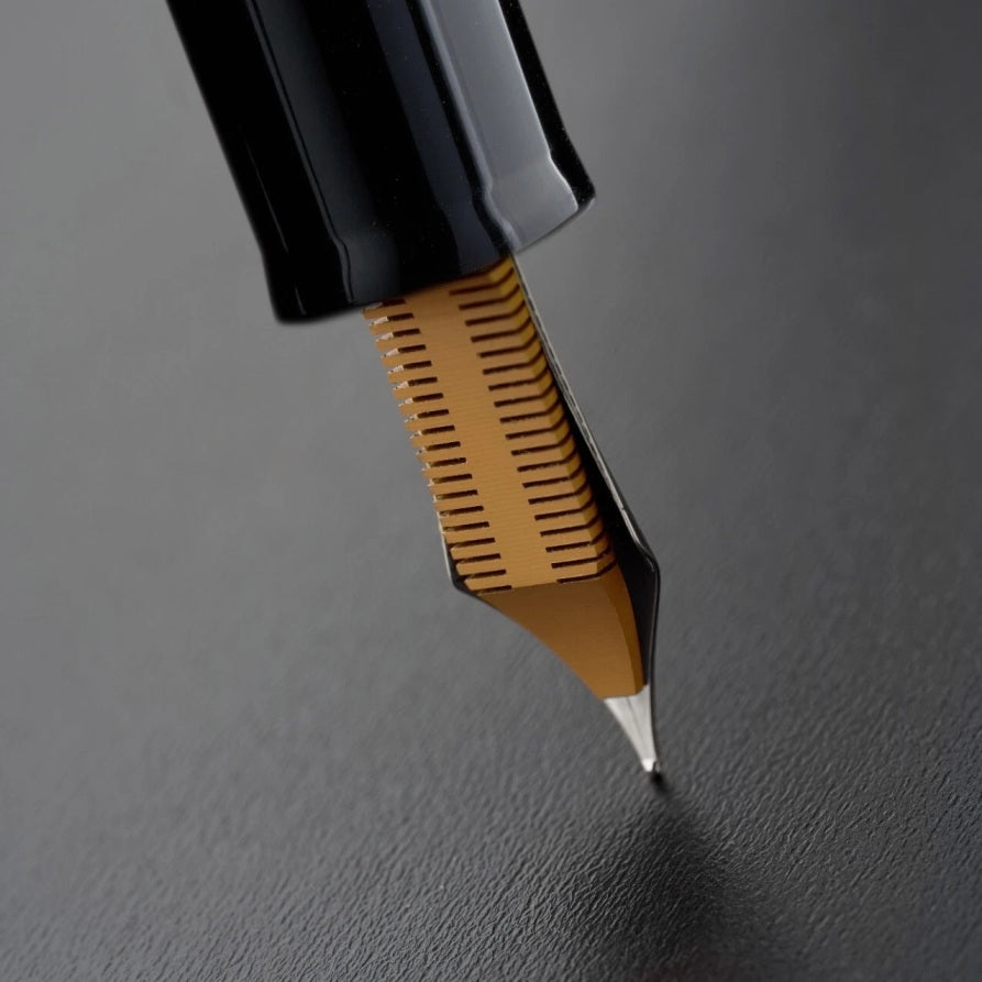 Delta Magnifica Oversized Fountain Pen, Black Lacquer & Orange