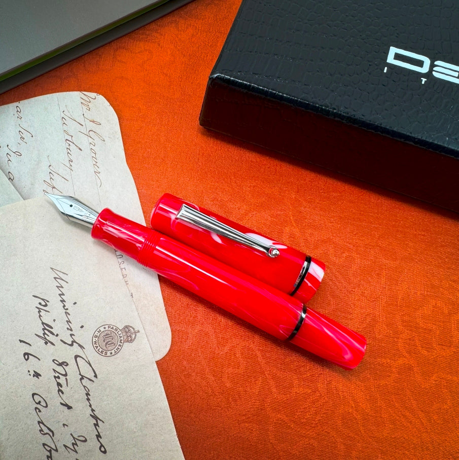 Delta Spaccanapoli Fountain Pen, Arcivescoville Red