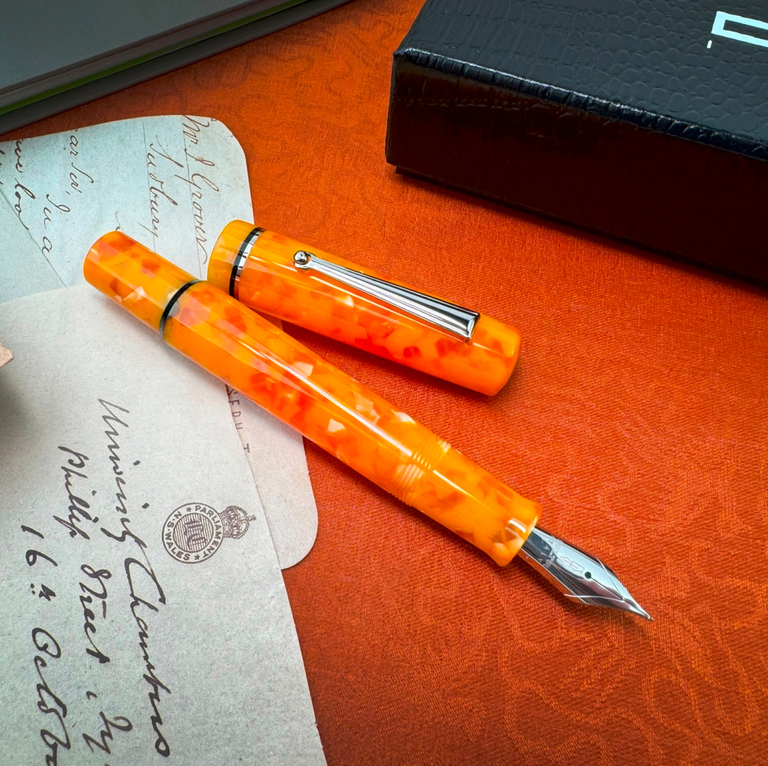 Delta Spaccanapoli Fountain Pen, Doria Orange