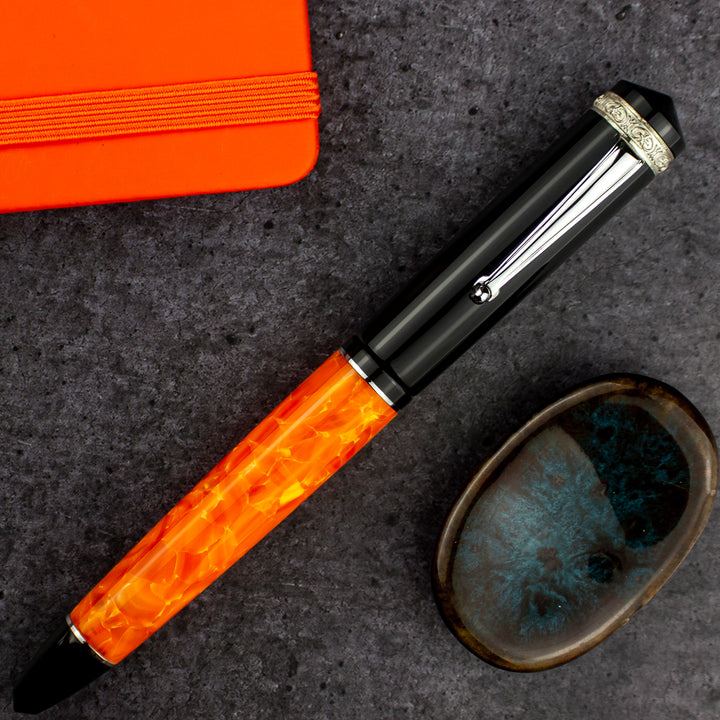 Delta DV Write Balance 14kt Fountain Pen