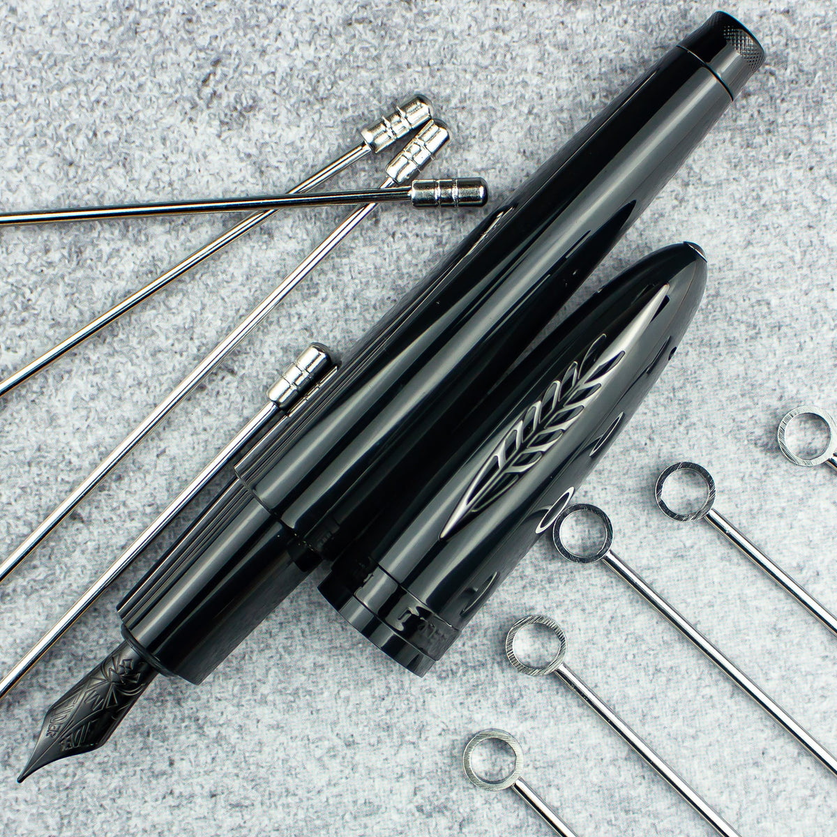 Pineider Modern Times (Tempi Moderni) Black - Black Trim, Fountain Pen