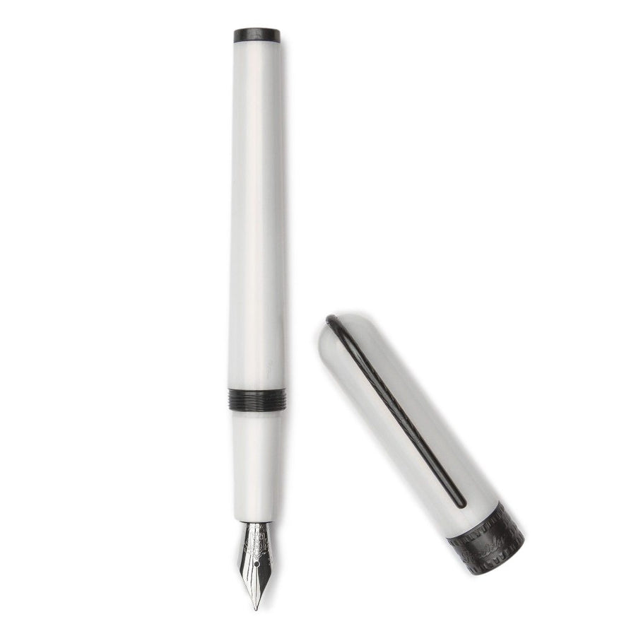 pineider-metropolis-white-fountain-pen-pensavings