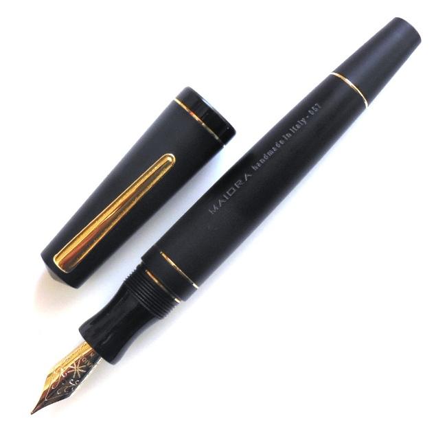 maiora-impronte-oversized-black-fountain-pen-Extra-fine-pensavings