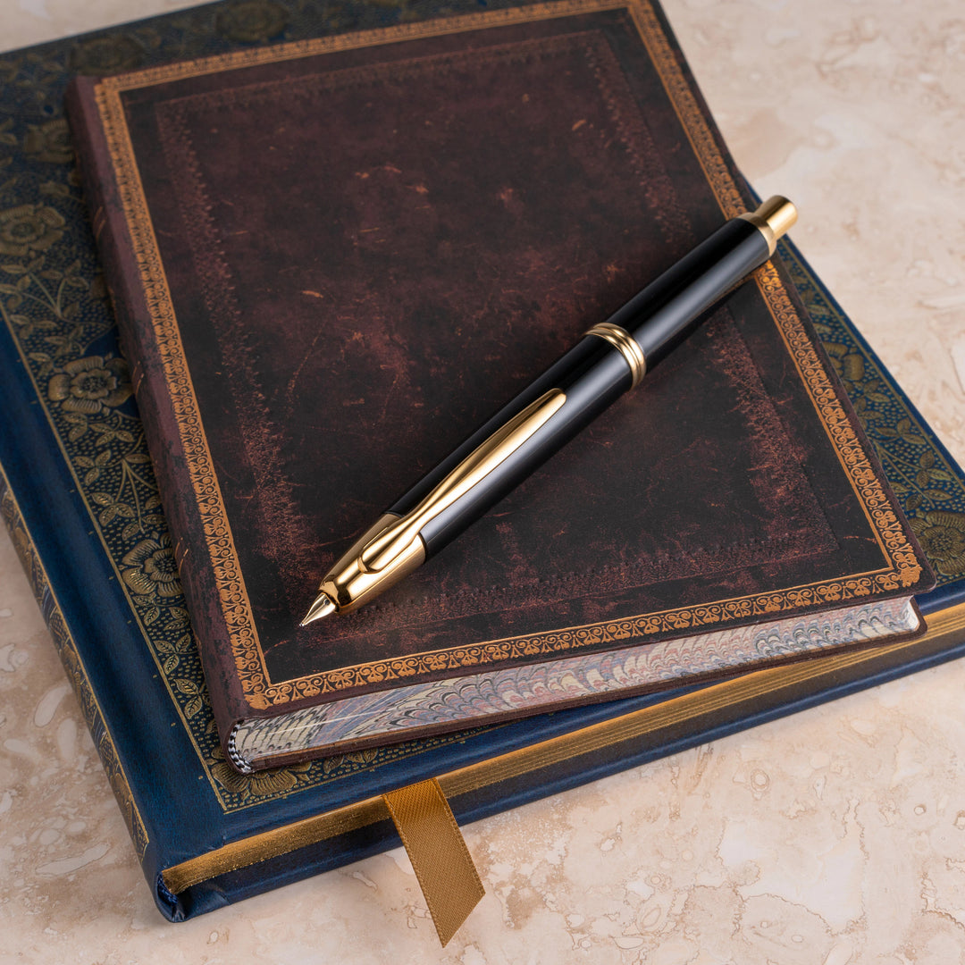 pilot-vanishing-point-fountain-pen-black-gold-pensavings