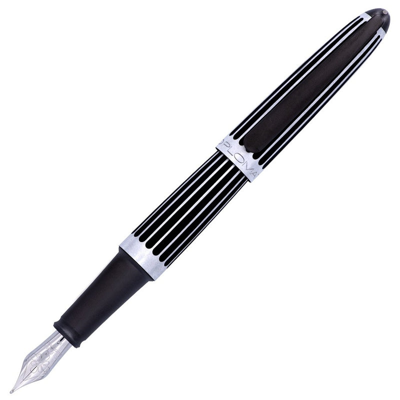 diplomat-aero-black-stripes-fountain-pen-pensavings