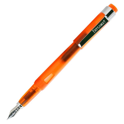 diplomat-magum-demo-orange-fountain-pen-pensavings