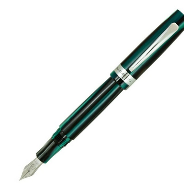 monteverde-giant-sequoia-green-fountain-pen-pensavings