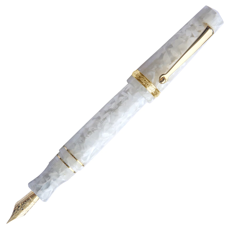 Maiora-Aventus-perla-Fountain-Pen-white-Pensavings